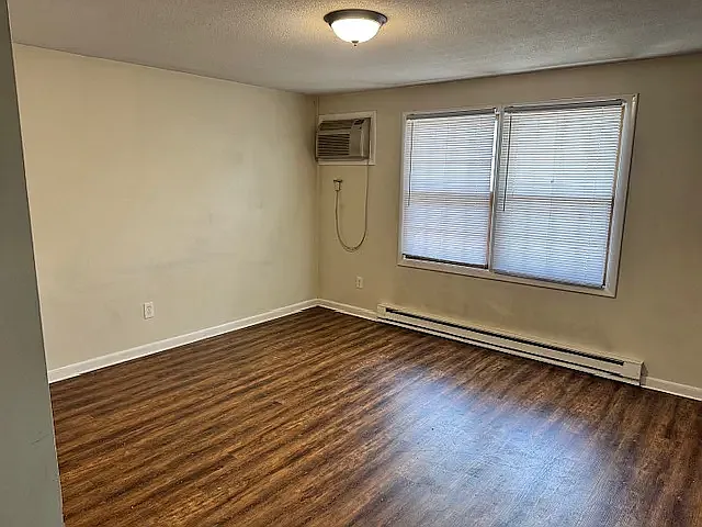 2 bed, 1.5 bath, 950 sqft, $1,850 — Photo 2