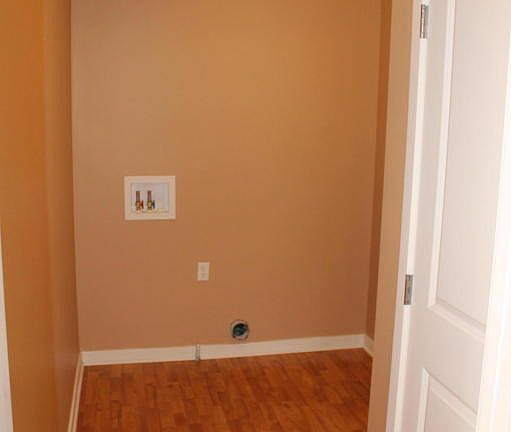 3rd image of 865 Sunrise Ln NW