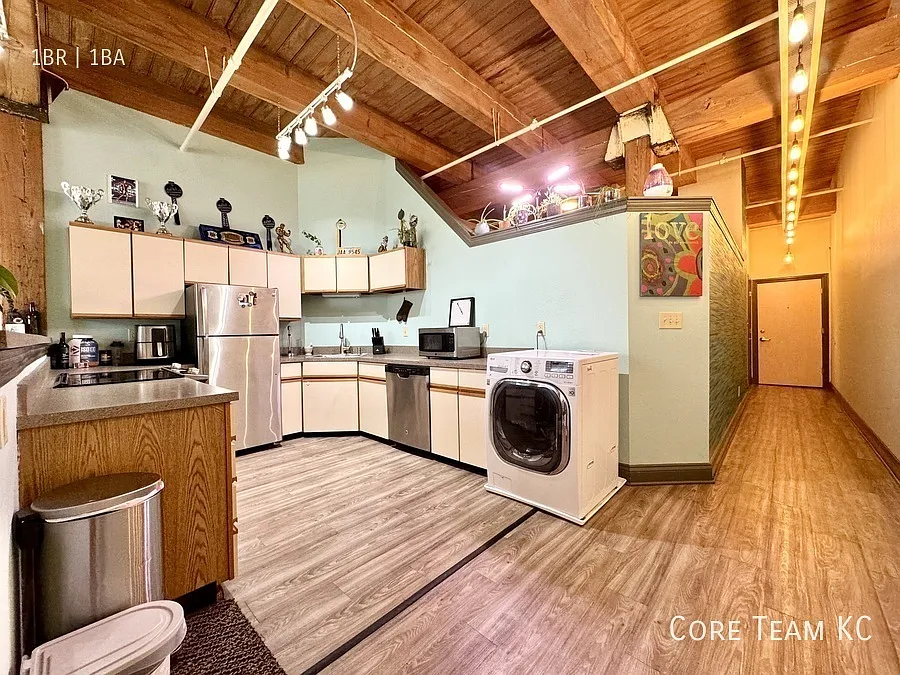 Soho Loft Unit 403 — Photo 3
