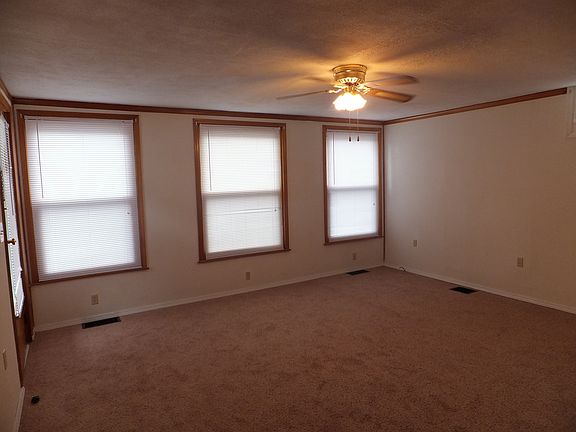 3rd image of 1420 Highland Ave