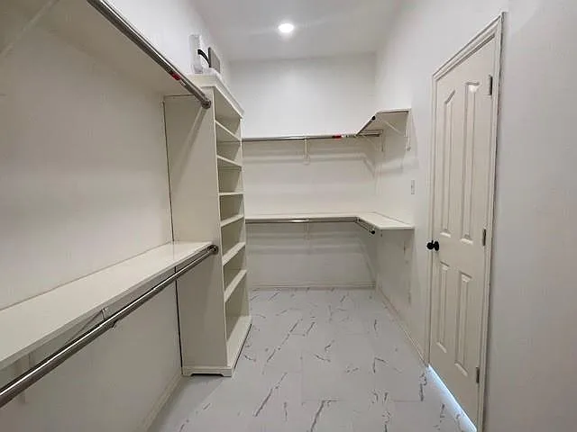 8519 Babbling Brook Ct — Photo 29