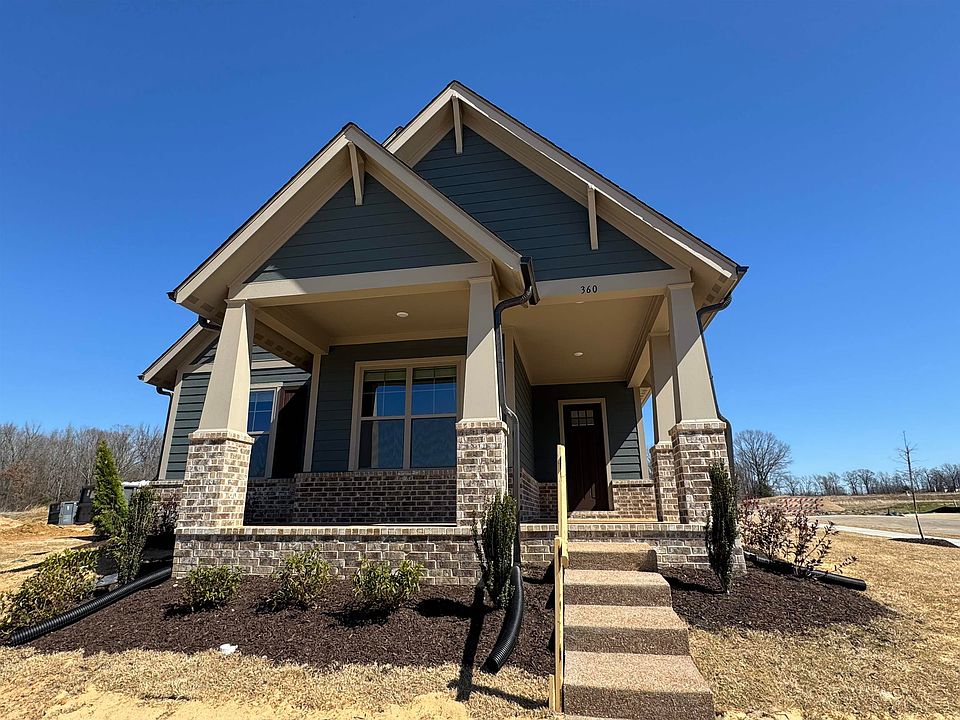 1st image of 360 Oak Haven Cir