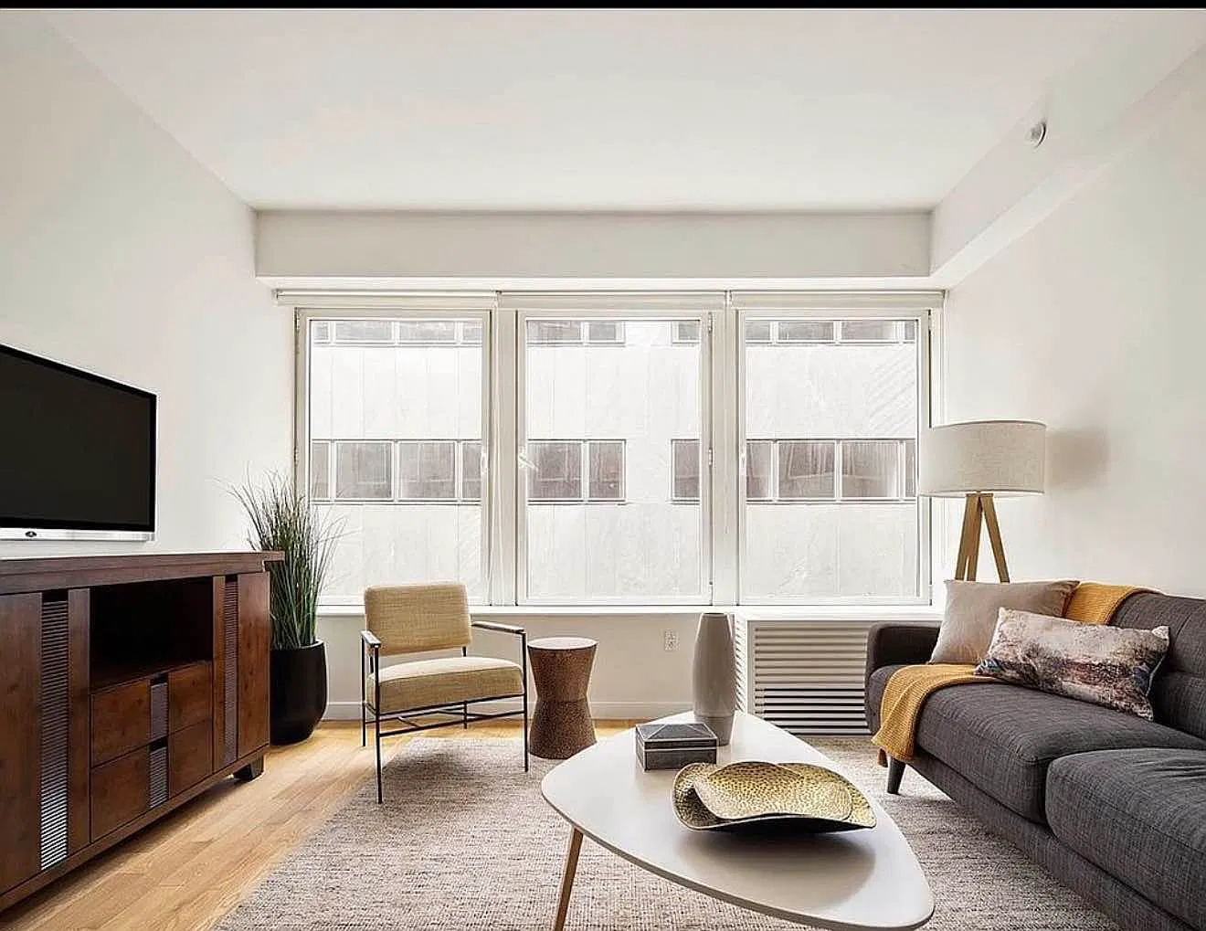 90 William Street — Photo 1