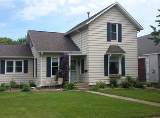 114 W 9th St, Tipton, IA 52772