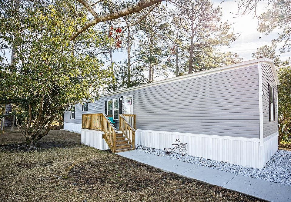 1st image of 800 Columbia Dr. Lot 69