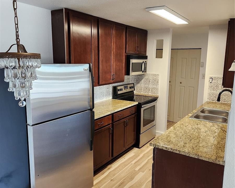 1st image of 2325 S Linden Ct Unit 300