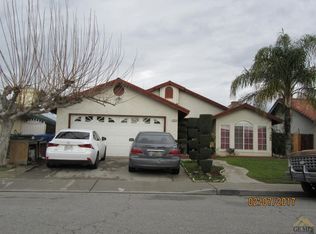 1919 Hummingbird Ave, Delano, CA 93215