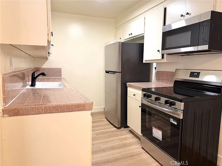 18657 Collins St #12A — Photo 3