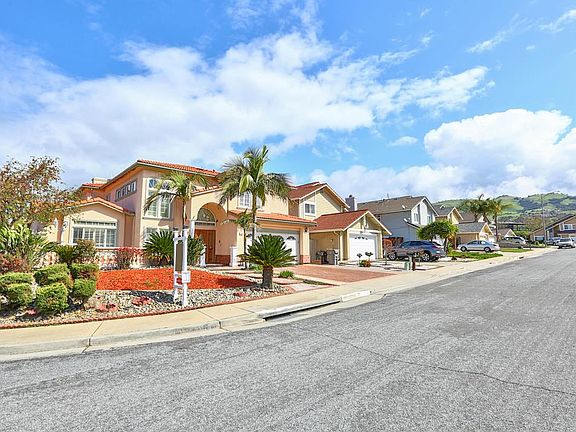 2nd image of 3209 Sprucegate Ct