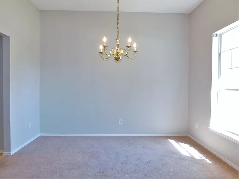 3721 Calvert Ln — Photo 5