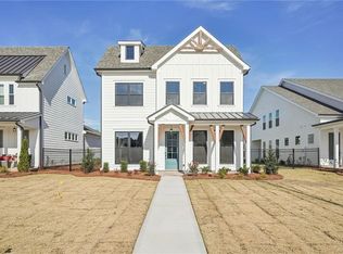 526 Pearl St, Cumming, GA 30040