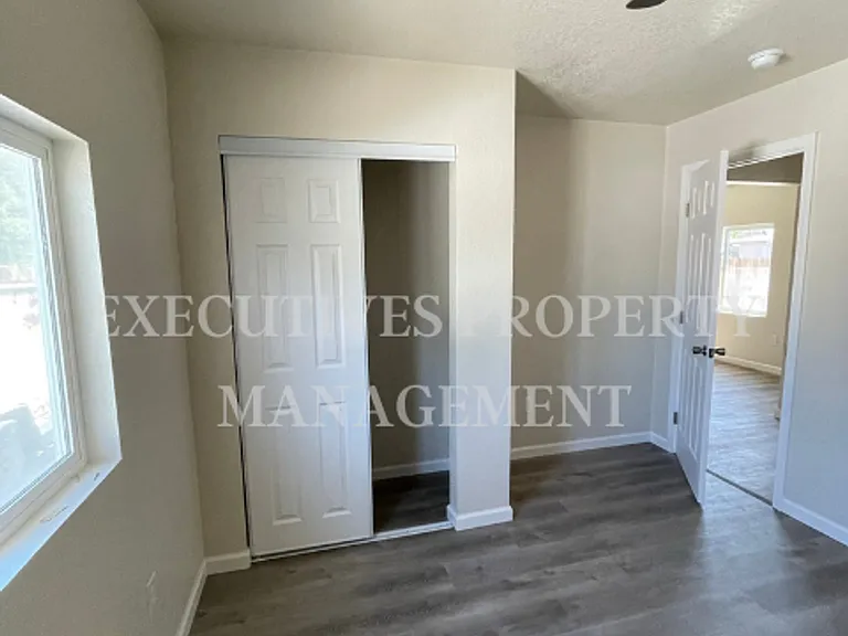 1690 E Stretch Rd — Photo 16