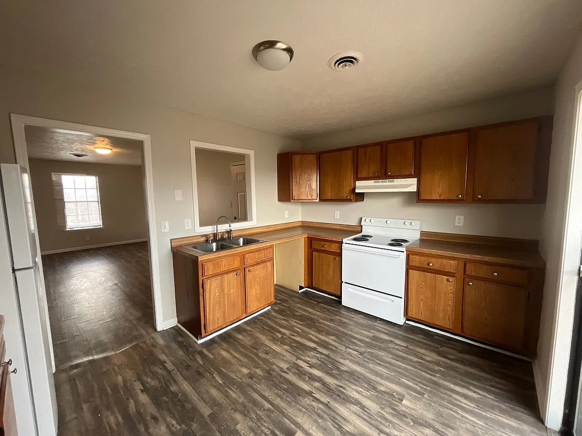 Building Photo - 294 Tinker Hill Cv #D