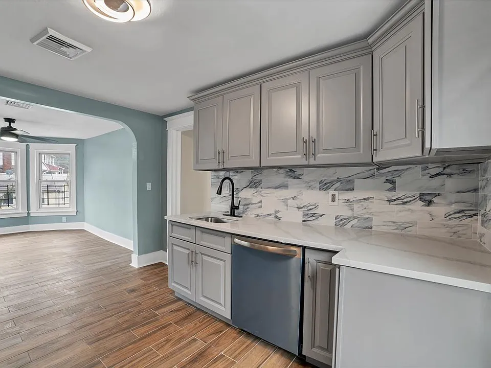 143 Chatterton Pkwy #2