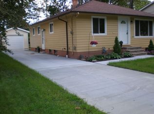 27905 Knickerbocker Rd, Bay Village, OH 44140