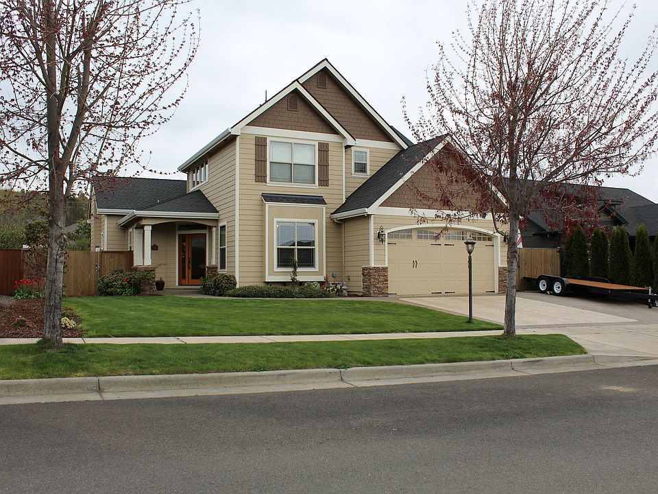 2nd image of 2866 Farmington Ave