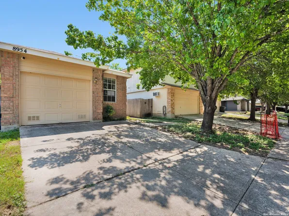 8954 Gill Brg, San Antonio, TX 78254