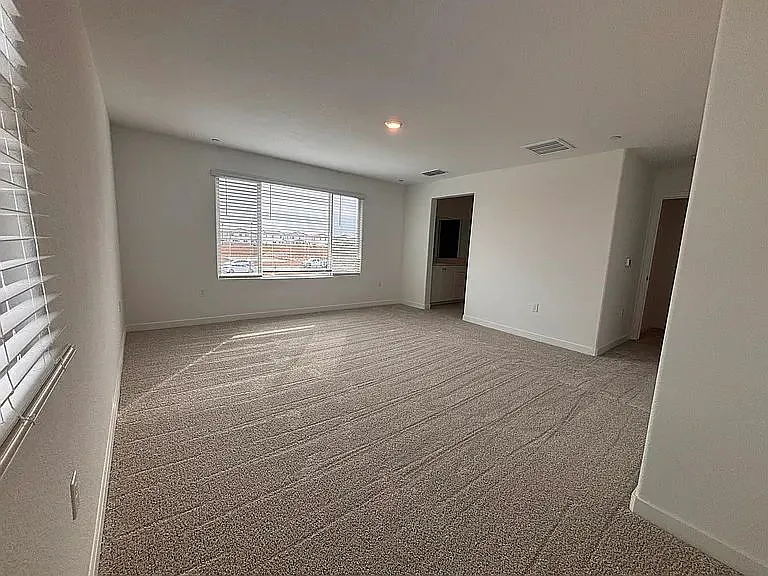 10377 Bayson Way — Photo 3