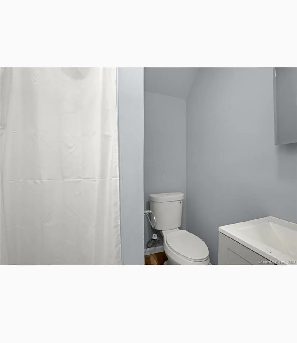 147 Fillmore St — Photo 4