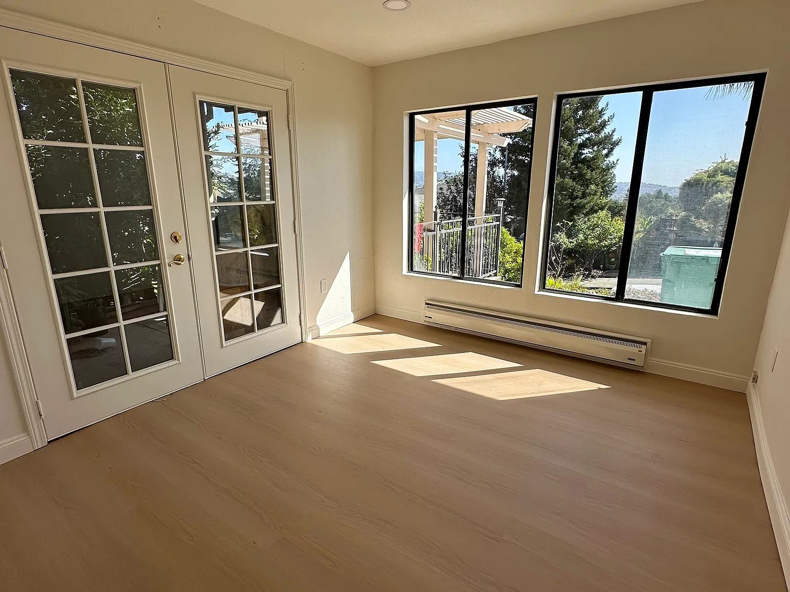 2 bed, 1400 sqft, $3,300 — Photo 2