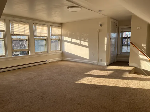 172 N Charlotte St #3, Pottstown, PA 19464