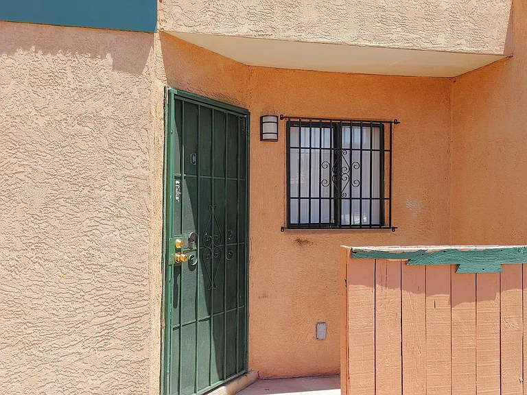 1110-1112 1114 Ortiz Dr — Photo 2