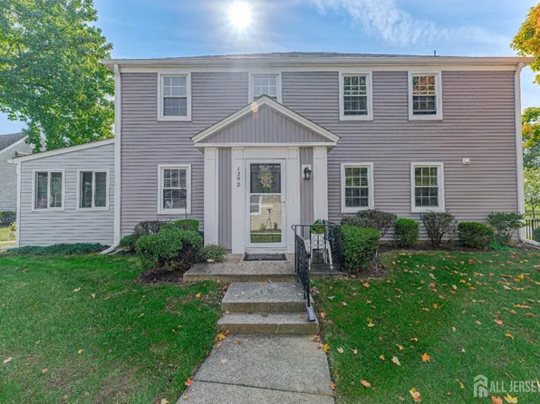 120 N Rossmoor Dr #D, Monroe Township, NJ 08831