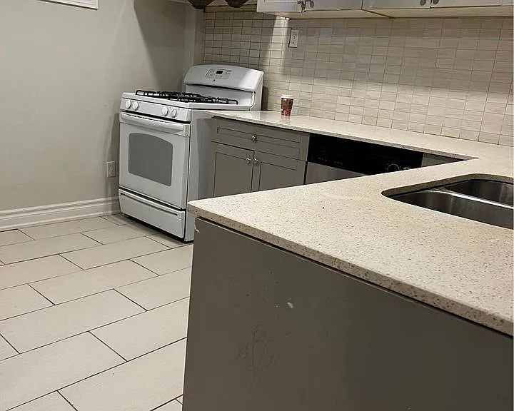 1 Mozart Ave — Photo 23