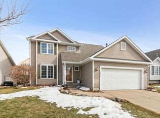 3417 Brook Ridge Ct, Des Moines, IA 50317