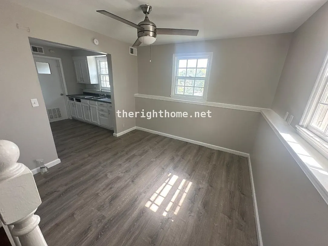 3 bed, 1.5 bath, 1280 sqft, $1,300 — Photo 4