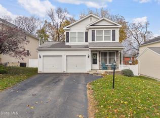 6 Jones Ct, Menands, NY 12204