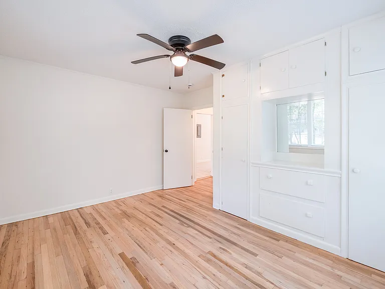 706 E Pinetree Blvd — Photo 39