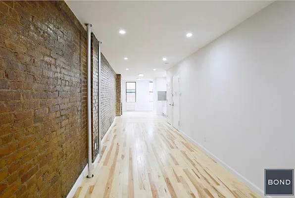 Rented by Bond New York | media 13