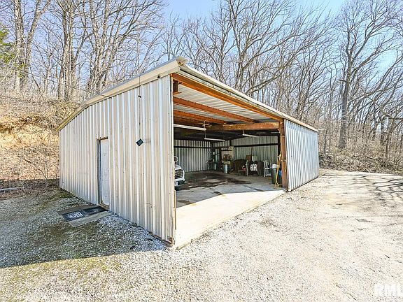 3rd image of 2552 E 543rd Ln