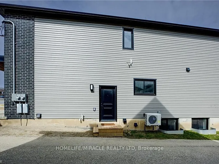 160 Weber St W #2 — Photo 14