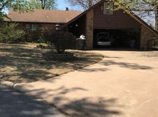 241 Norwood Ct, Watonga, OK 73772