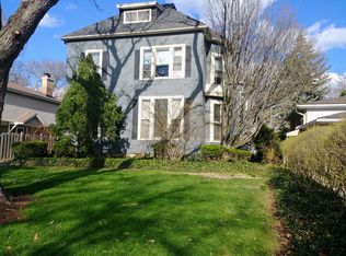 4621 Lawn Ave #2R, Western Springs, IL 60558