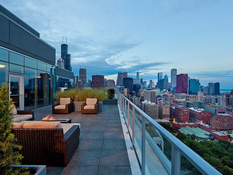 1000 South Clark — Photo 23
