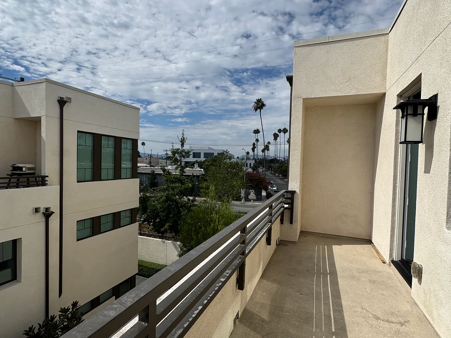 3 bed, 3.5 bath, 1866 sqft, $4,795 — Photo 4