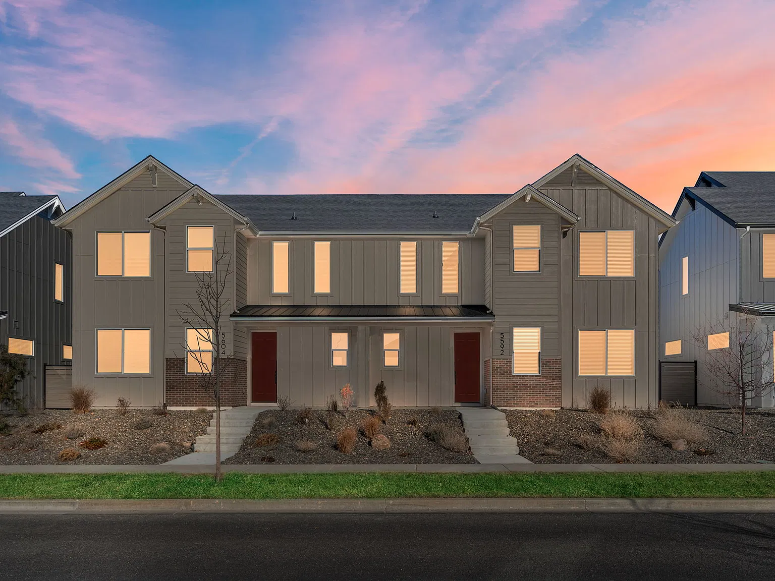 3 bed, 2.5 bath, 2014 sqft, $2,440 — Photo 2