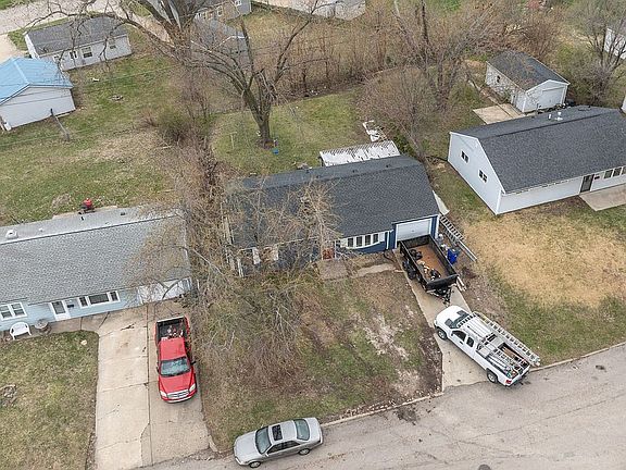 3rd image of 2542 Indiana St SW
