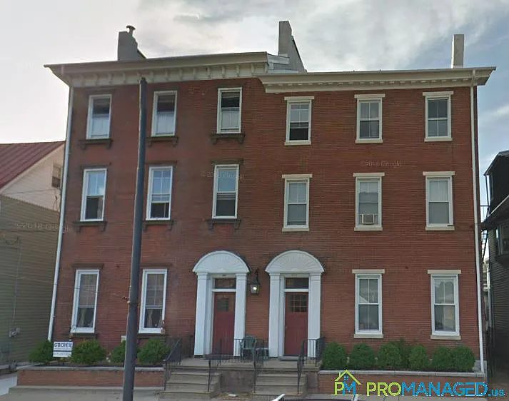 423-425 N Radcliffe St — Photo 8