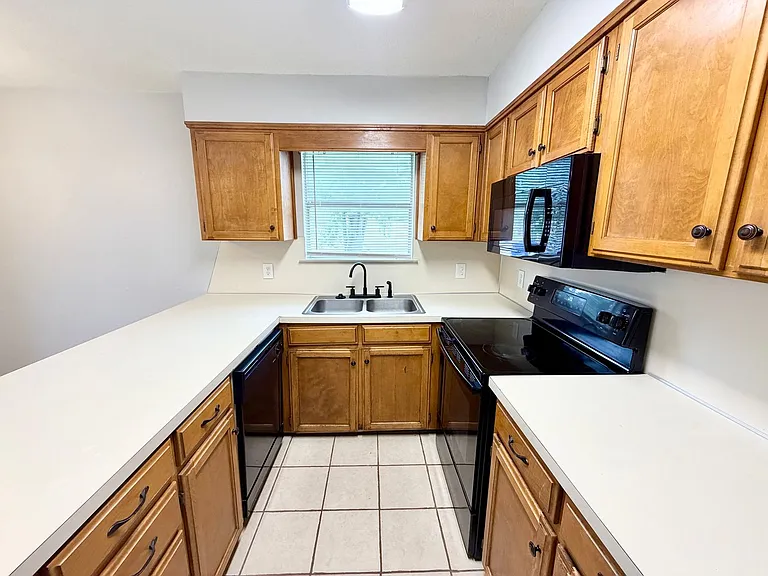 3447 Pewitt Dr — Photo 6