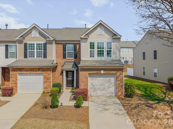 2419 Diplomat Ln, Charlotte, NC 28210