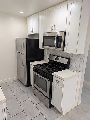 7014 Lanewood Ave #9 Photo 1