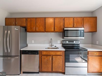 13 Pineknot Ct, Baltimore, MD, 21207