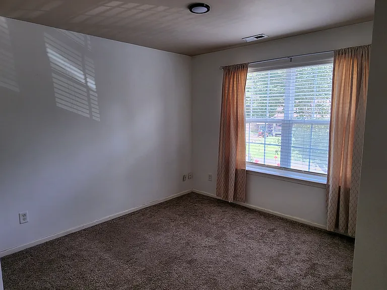 7425 Wallace Ln — Photo 13
