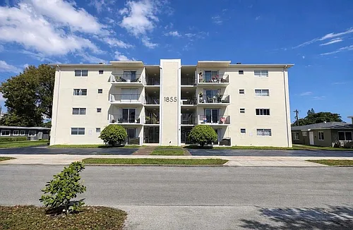 1855 Plunkett St #307 Photo 1