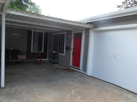 3rd image of 2132 S Pine St