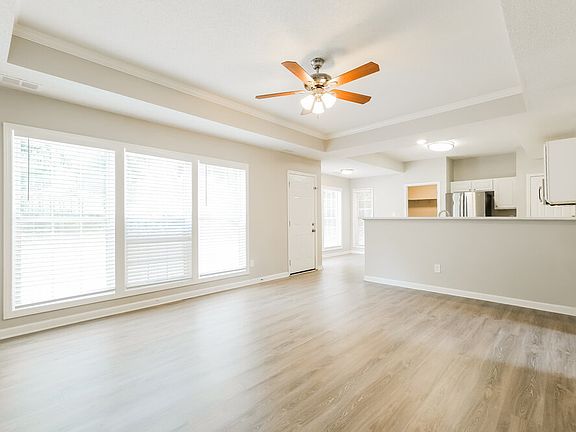 4th image of 802 Pinder Point Ct